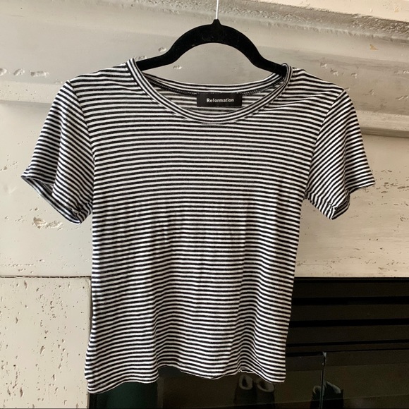 🔥Reformation striped fitted crew tee - Picture 2 of 5